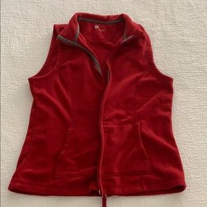 Gap fleece vest